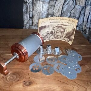 VTG Mirro Cookie Pastry Cooky Press Aluminum 19 Discs 3 Pastry Tips Baking